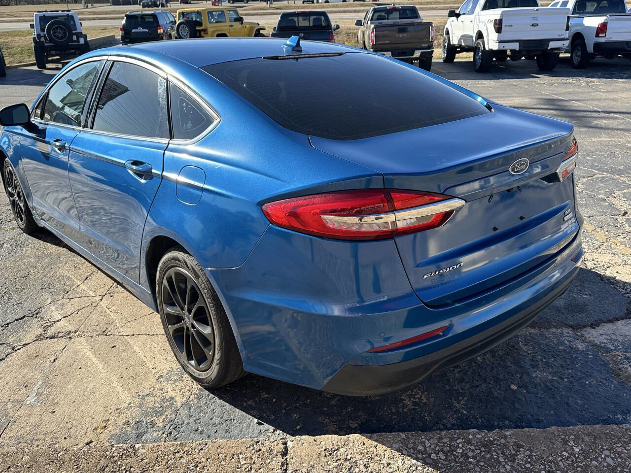 Used 2020 Ford Fusion SE image 7