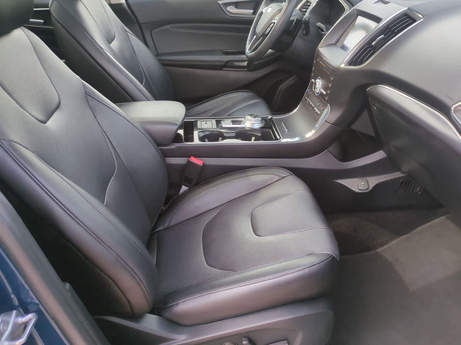Used 2020 Ford Edge Titanium w/ Equipment Group 301A AWD/4WD image 23
