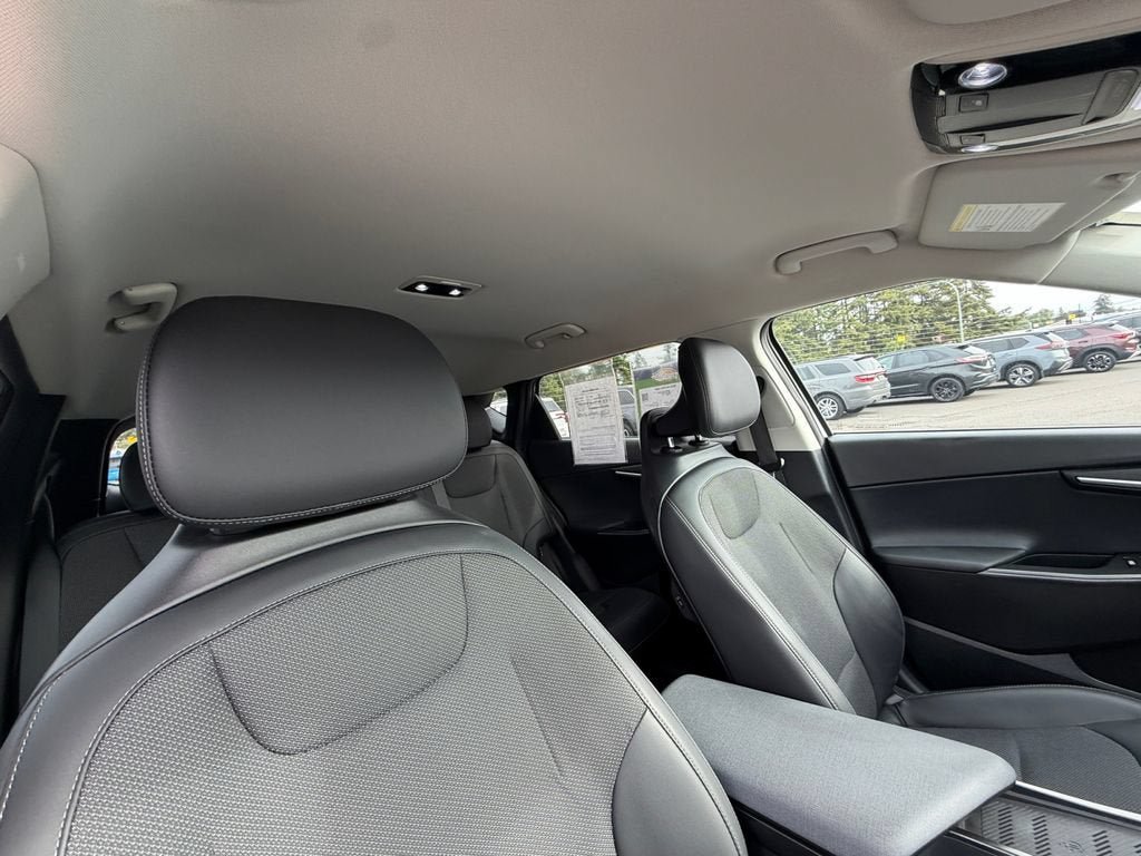 Used 2024 Kia EV6 Light AWD/4WD image 14