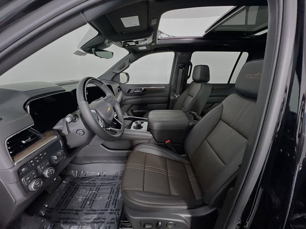 Certified 2026 Chevrolet Suburban High Country AWD/4WD image 20