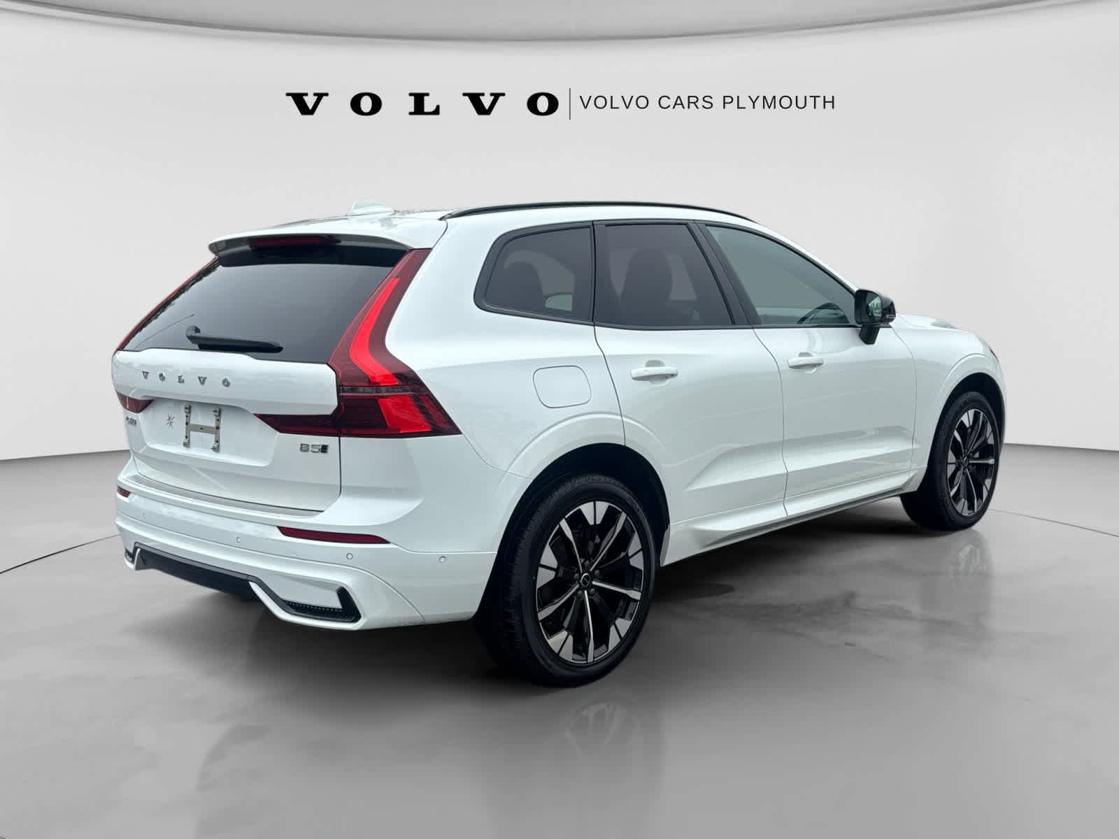 Used 2026 Volvo XC60 B5 Plus AWD/4WD image 7