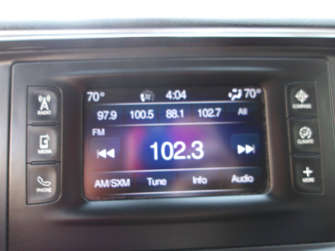 Used 2017 Chrysler Pacifica Touring-L FWD image 13