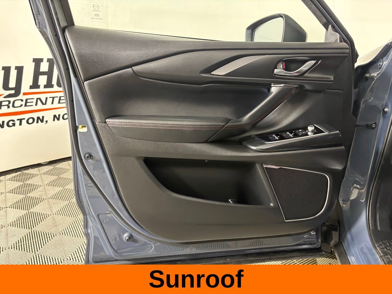 Used 2023 MAZDA CX-9 Carbon Edition image 9