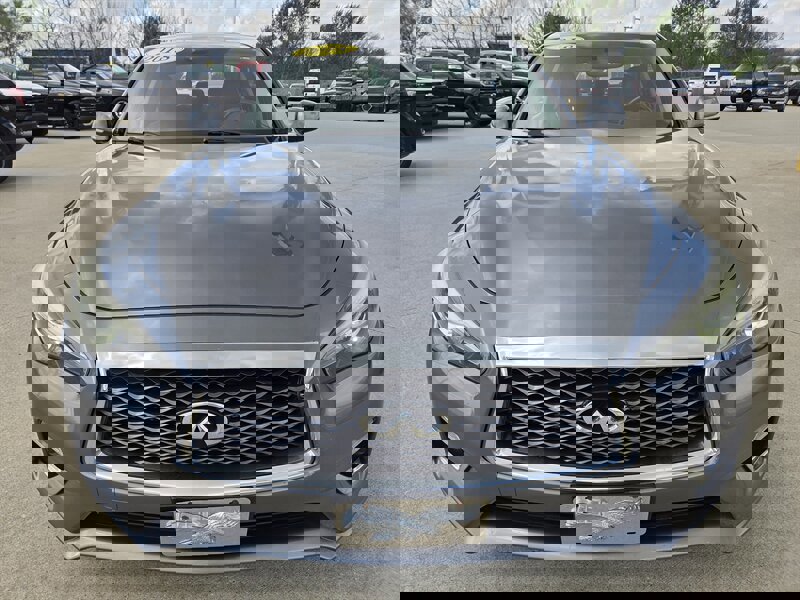 Used 2018 INFINITI Q50 Luxe w/ Essential Package (3.0T Luxe) image 8