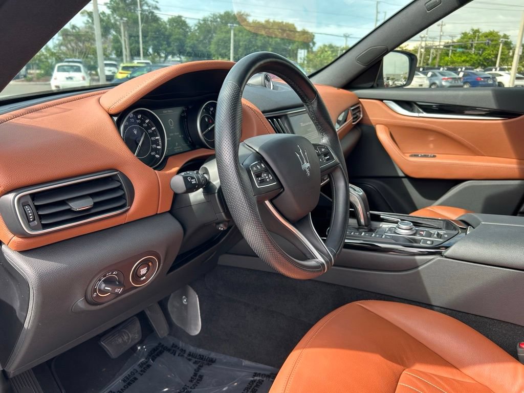 Used 2023 Maserati Levante GT AWD/4WD image 16