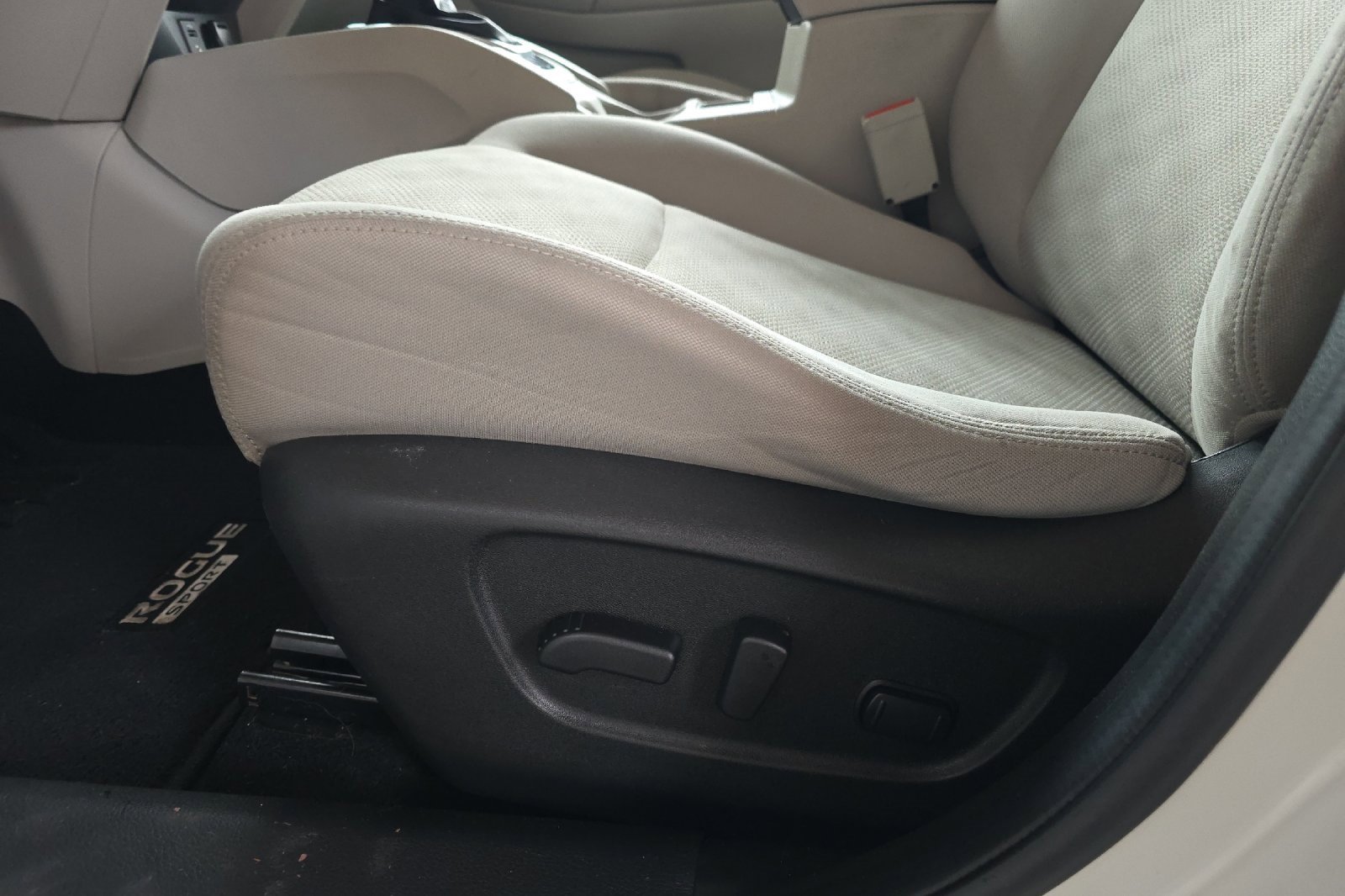 Used 2017 Nissan Rogue Sport SV image 15