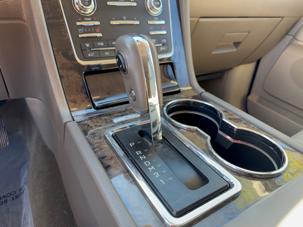 Used 2015 Lincoln Navigator L 4WD image 21