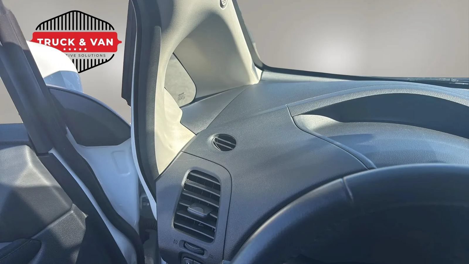 Used 2015 Nissan Leaf S FWD image 33