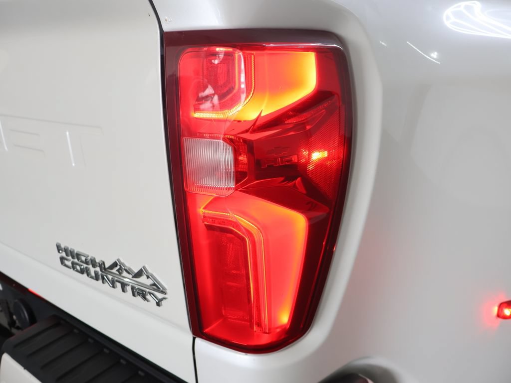 Used 2021 Chevrolet Silverado 3500 High Country AWD/4WD image 30