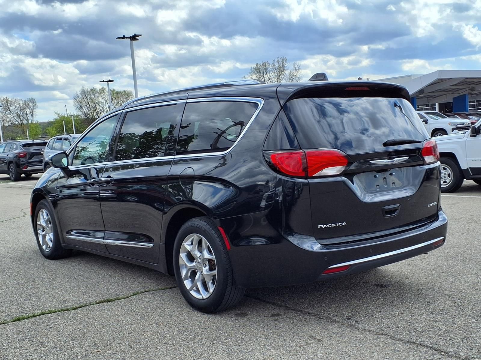 Used 2019 Chrysler Pacifica Limited FWD image 7