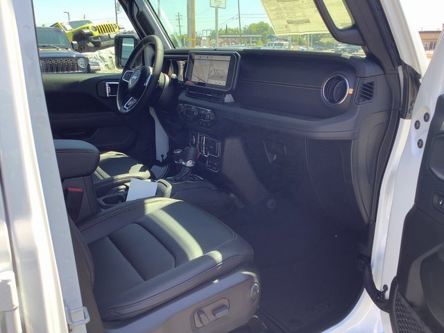 New 2025 Jeep Wrangler Sahara image 41