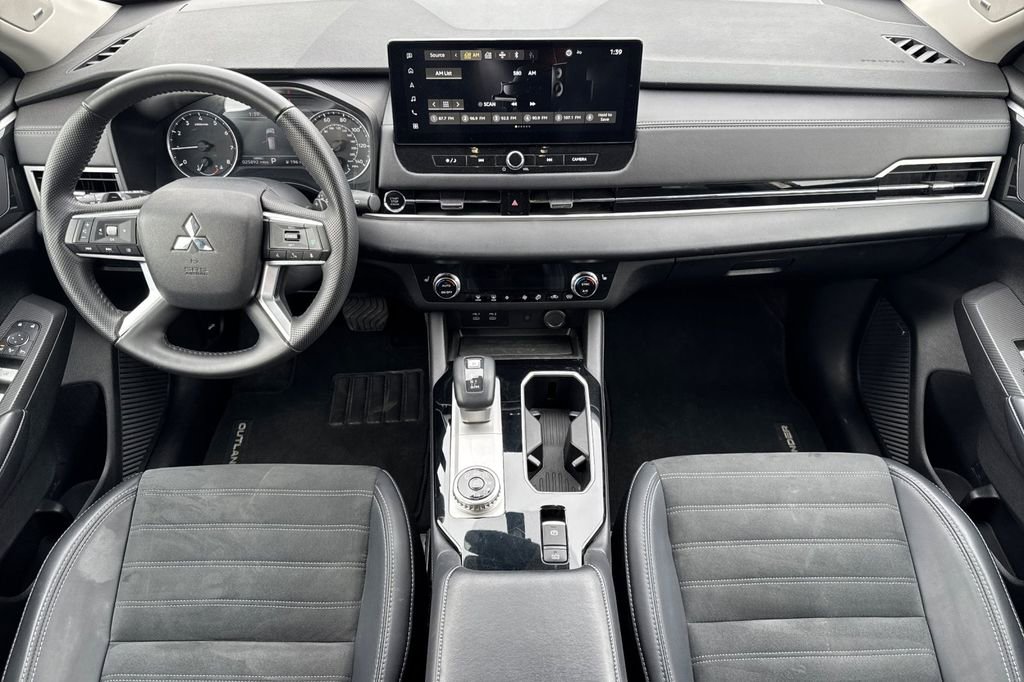 Used 2025 Mitsubishi Outlander SE AWD/4WD image 13