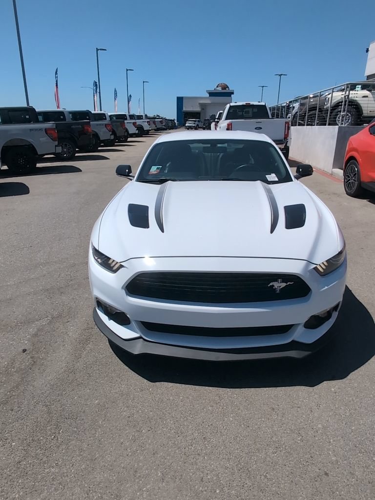 Used 2016 Ford Mustang GT Premium RWD image 2