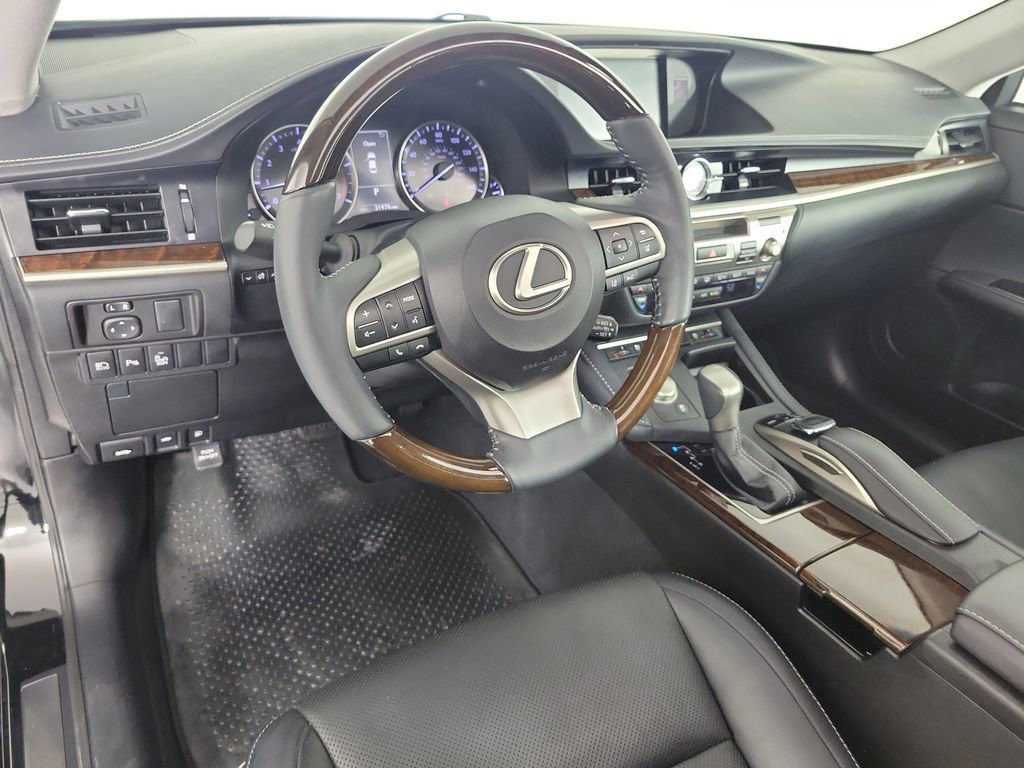 Used 2018 Lexus ES 350 350 w/ Luxury Package w/Wood Trim image 17