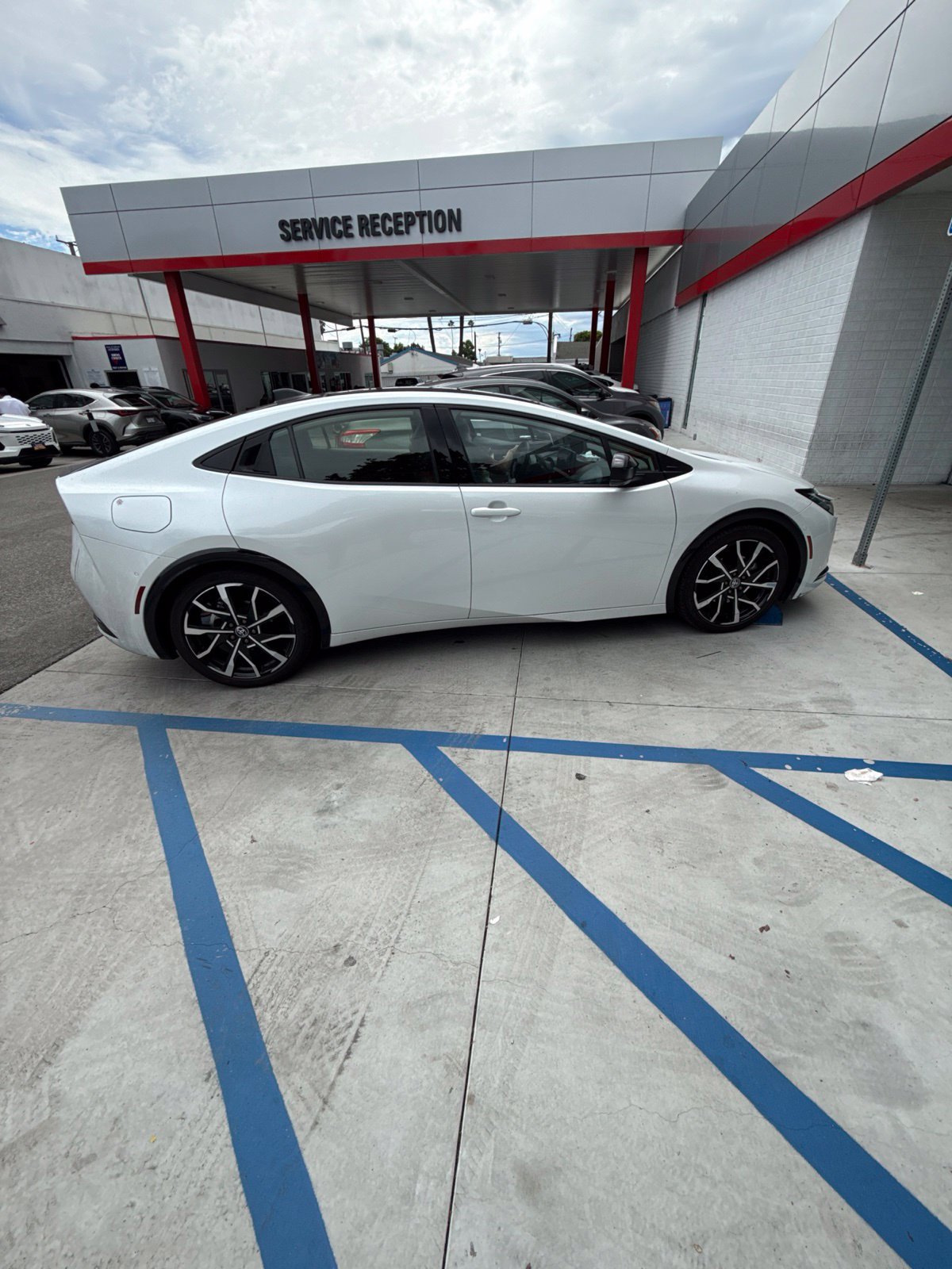 Used 2024 Toyota Prius Prime Premium w/ Advanced Technology Package FWD image 2