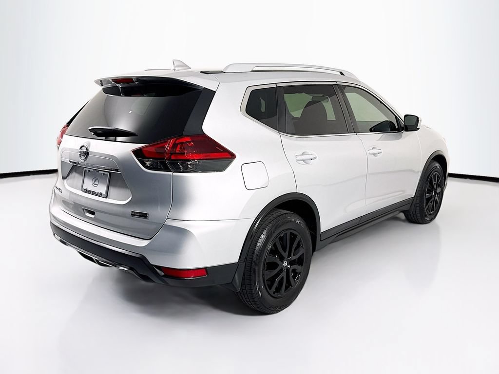Used 2019 Nissan Rogue S w/ Special Edition Package FWD image 5