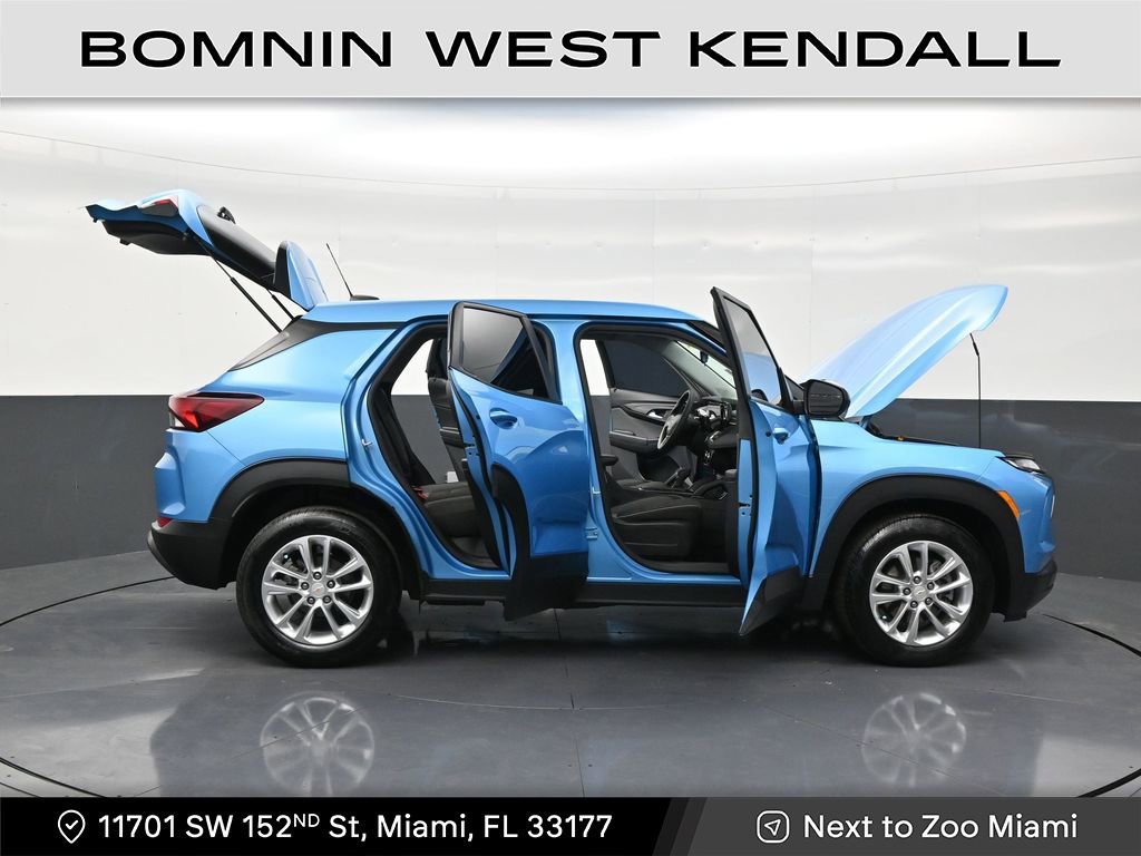 Used 2025 Chevrolet TrailBlazer LS image 29