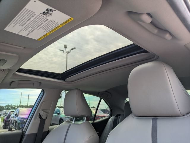 Used 2024 Toyota Camry SE w/ Convenience Package FWD image 17