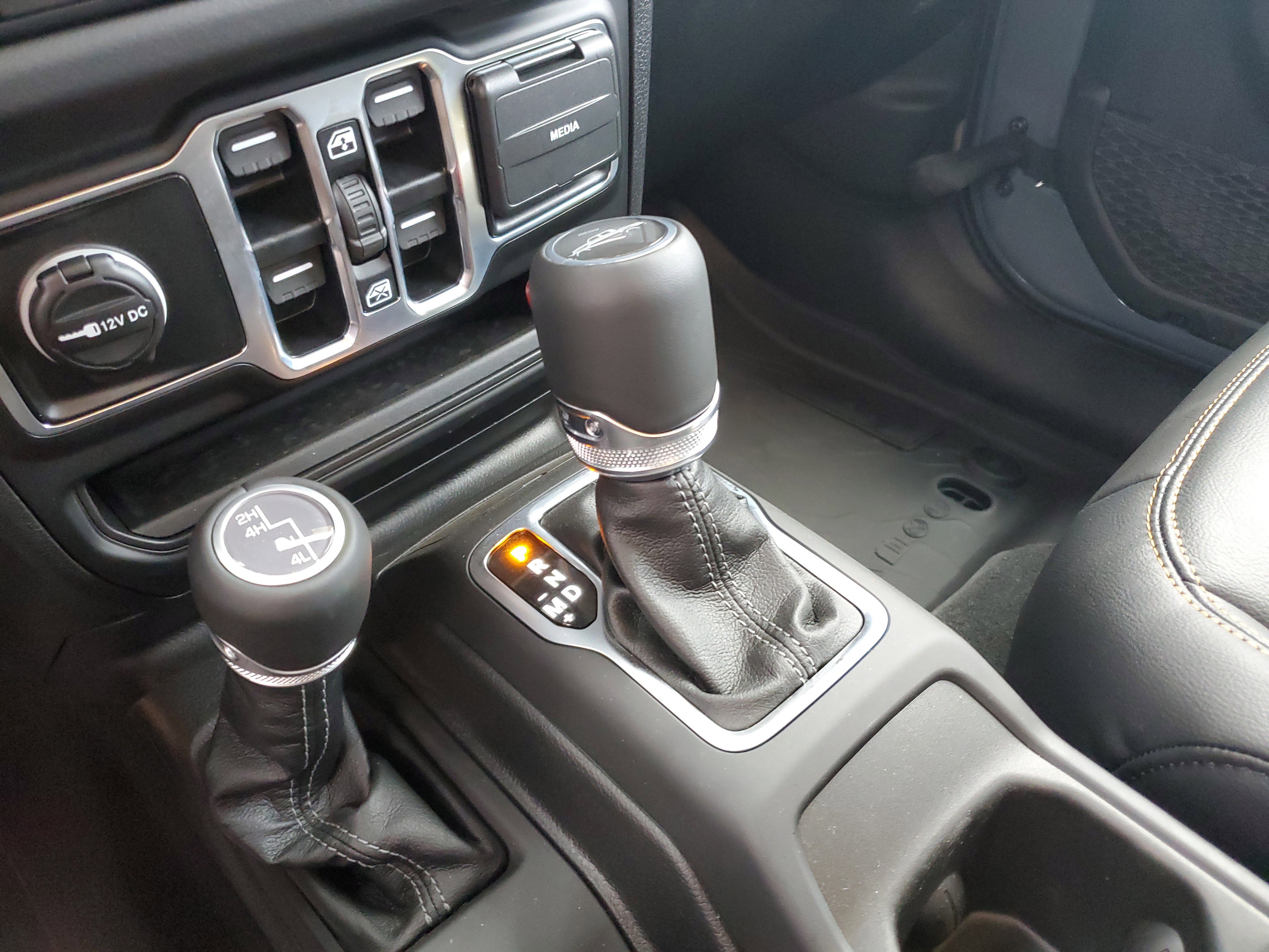 New 2025 Jeep Gladiator High Tide image 20