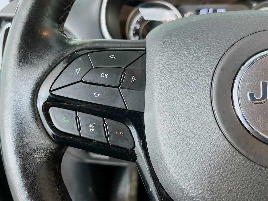 Used 2020 Jeep Cherokee Latitude Plus w/ Cold Weather Group AWD/4WD image 15