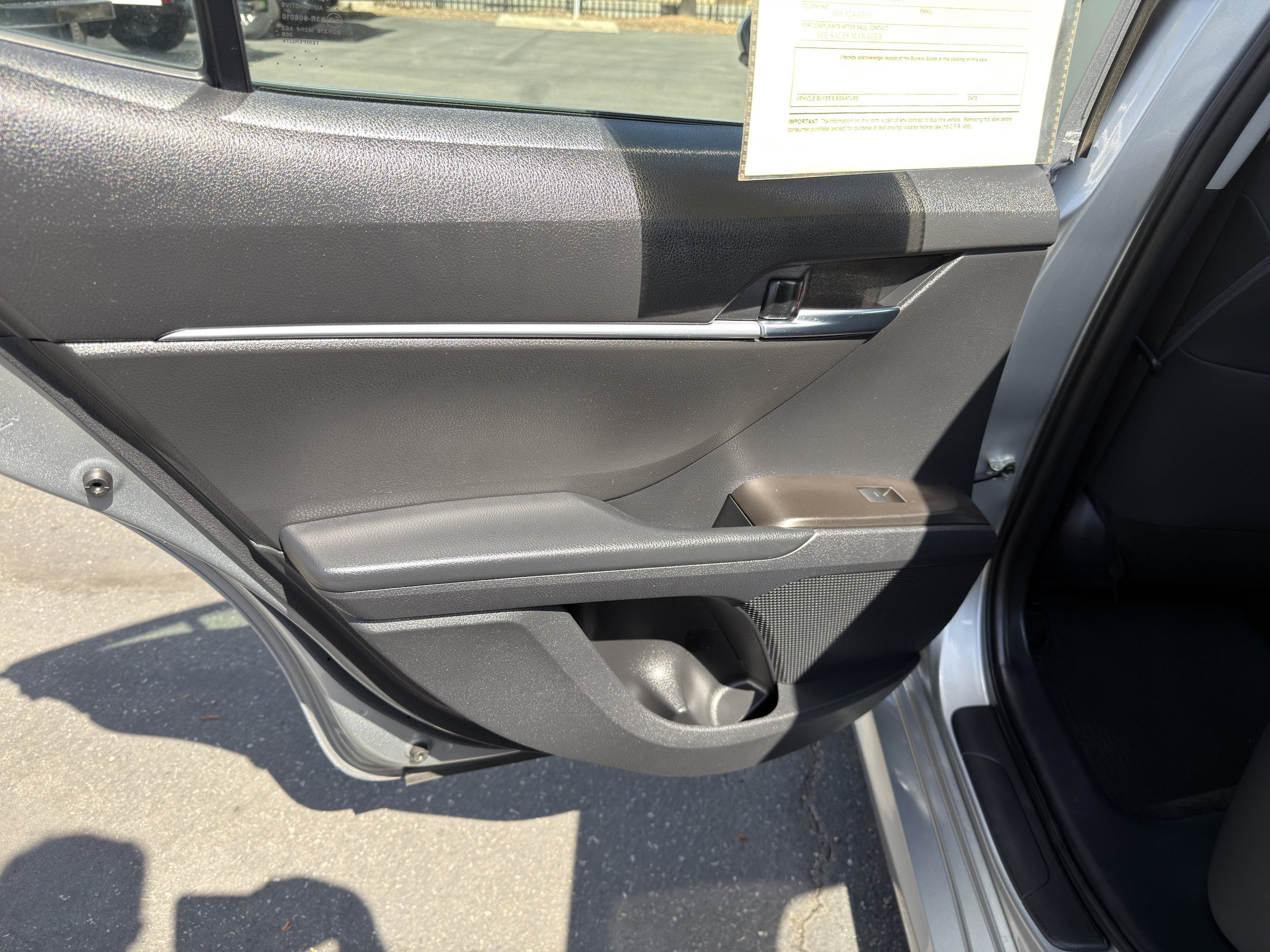 Used 2022 Toyota Camry LE w/ Convenience Package FWD image 17