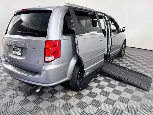 Used 2017 Dodge Grand Caravan SXT FWD image 22