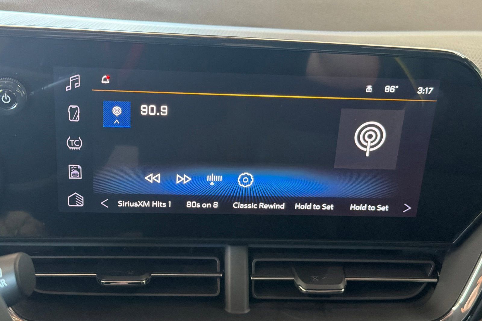 New 2026 Chevrolet Trax ACTIV w/ Driver Confidence Package FWD image 16