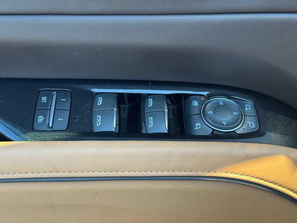 Used 2021 Cadillac Escalade ESV Premium Luxury AWD/4WD image 23