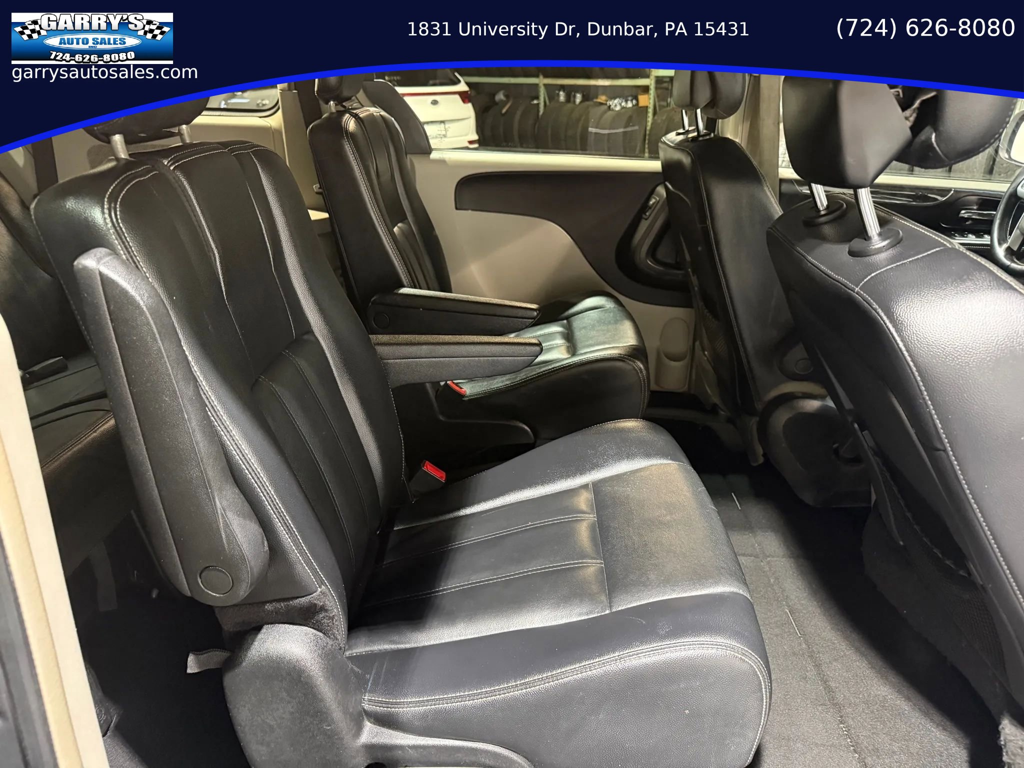 Used 2014 Chrysler Town & Country Touring FWD image 26