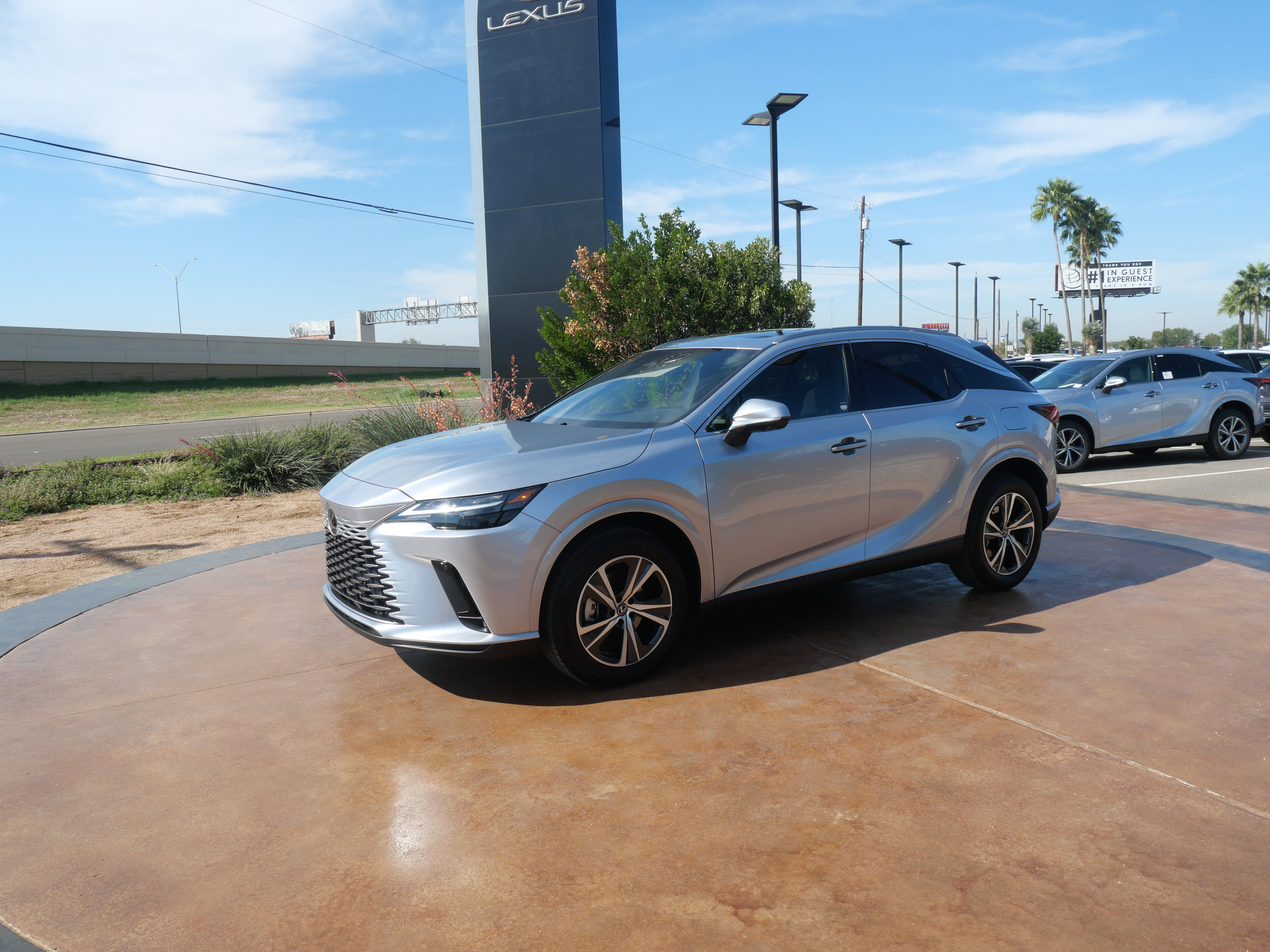 Used 2025 Lexus RX 350 Premium image 5