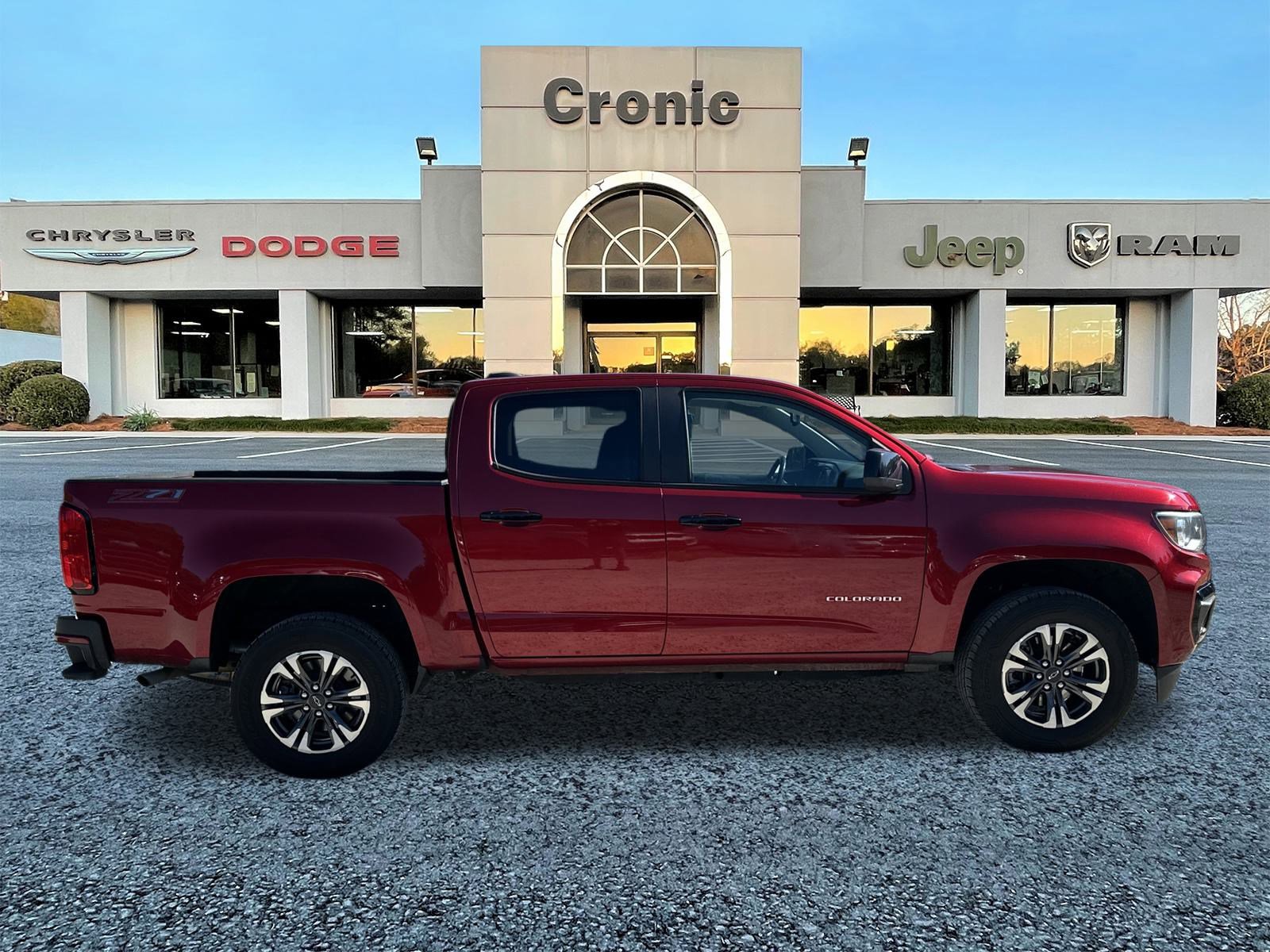 Used 2021 Chevrolet Colorado Z71 image 2