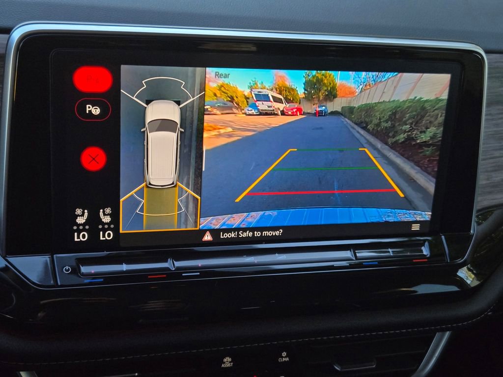 Used 2025 Volkswagen Atlas SEL Premium R-Line image 17