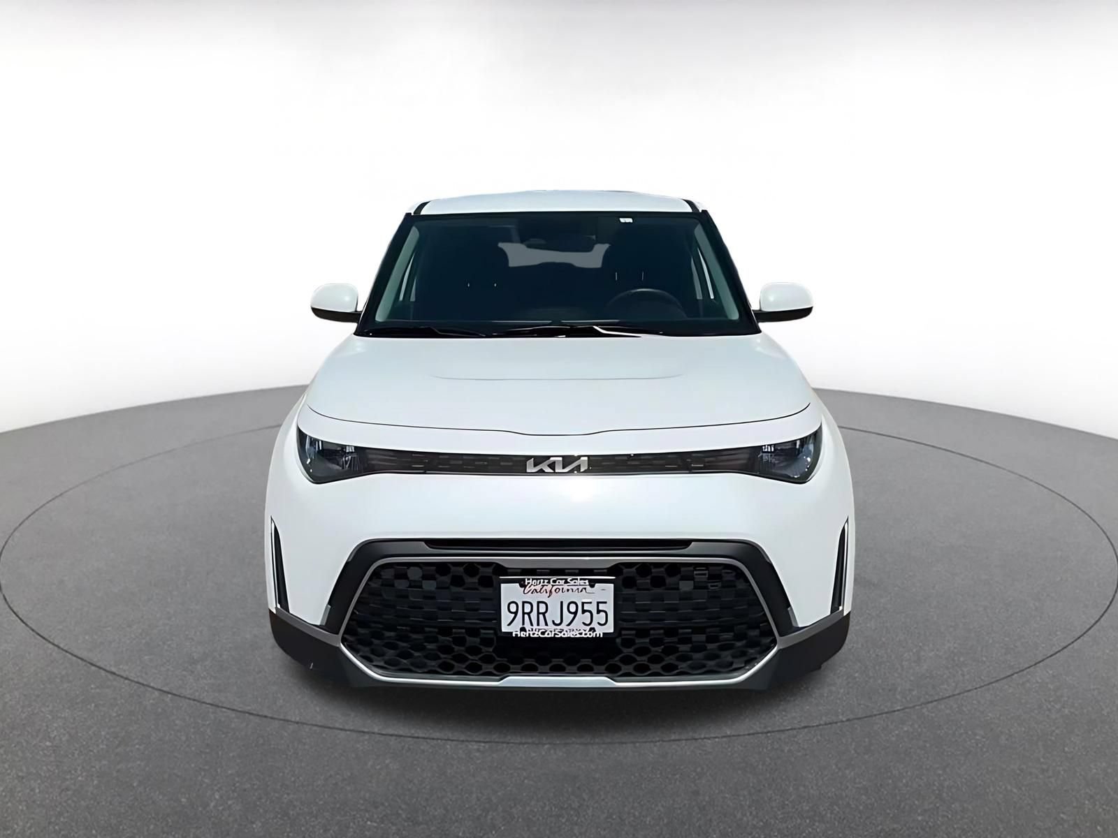 Used 2025 Kia Soul LX w/ LX Technology Package FWD image 4