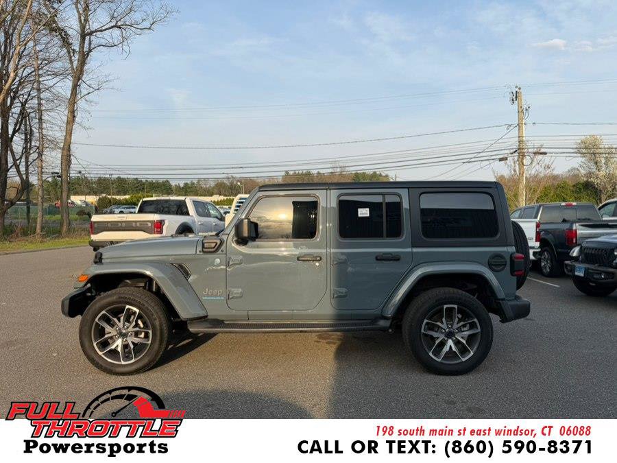 Used 2024 Jeep Wrangler Unlimited w/ Convenience Group AWD/4WD image 6
