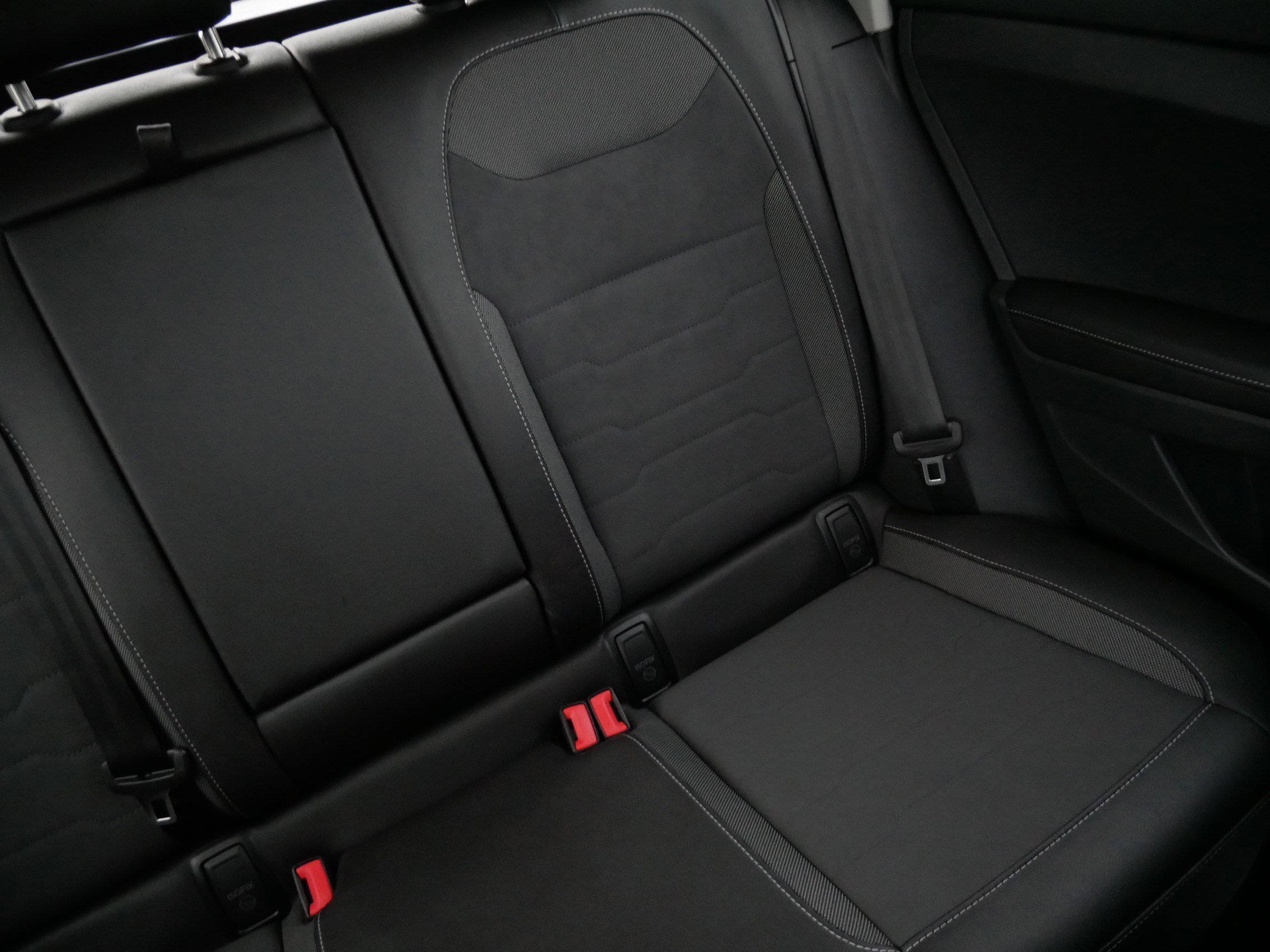 Certified 2025 Volkswagen Taos SE image 14