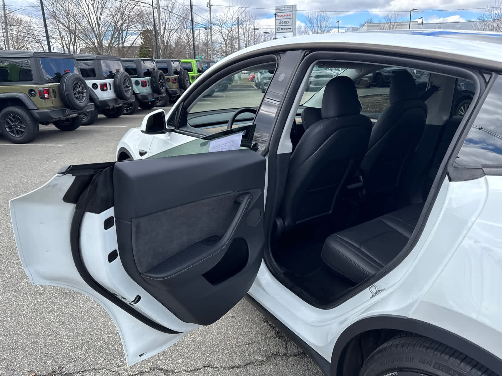 Used 2025 Tesla Model Y Performance image 26