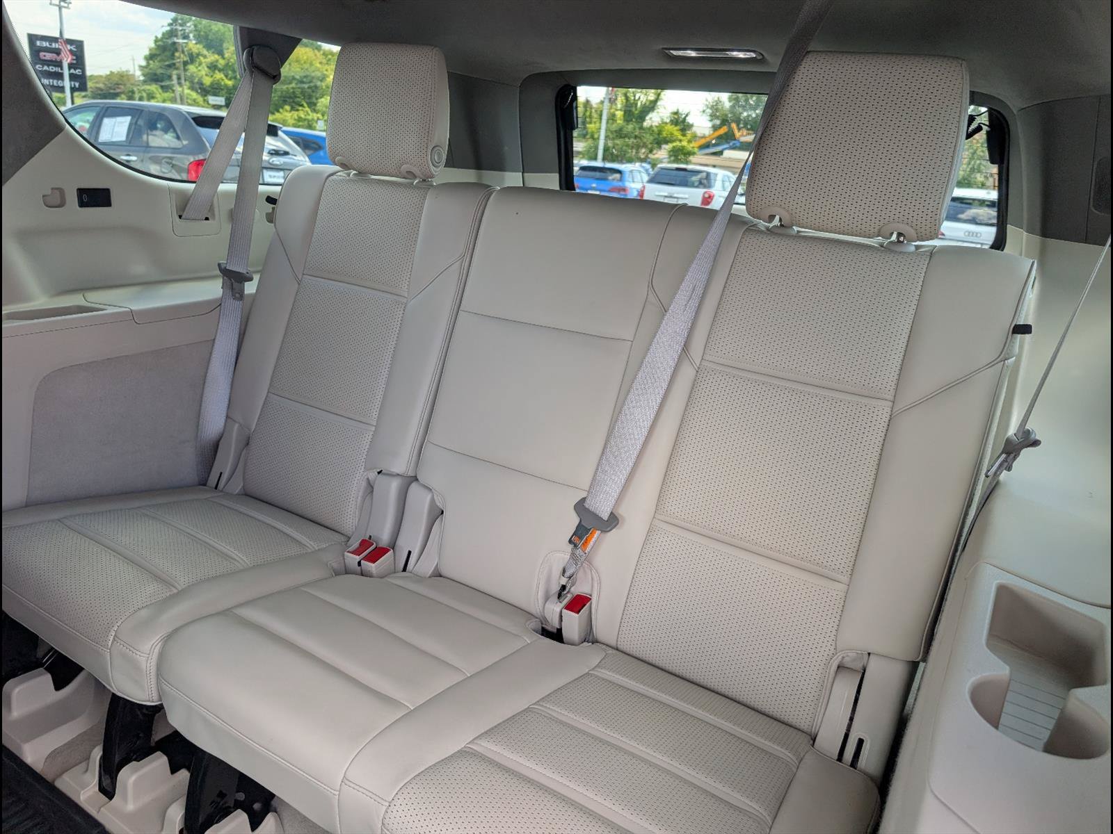 Used 2024 Cadillac Escalade ESV Premium Luxury Platinum AWD/4WD image 13
