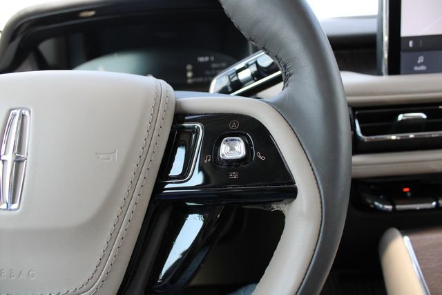Used 2023 Lincoln Aviator Reserve w/ Equipment Group 201A image 14