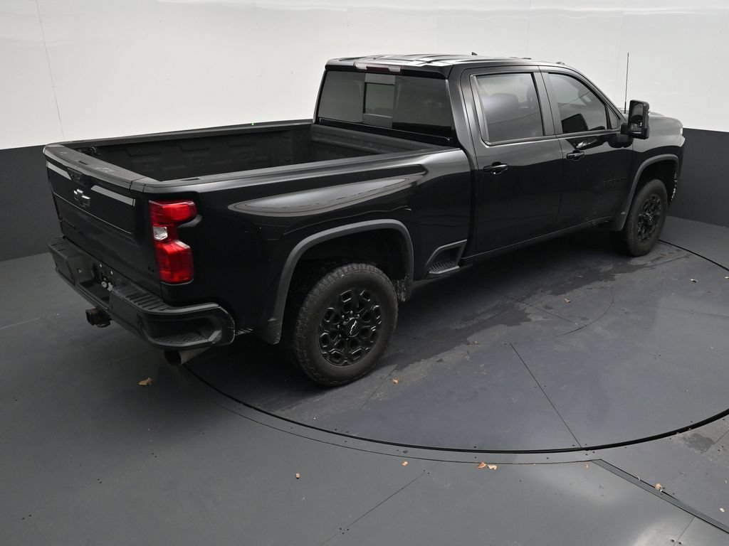 Used 2022 Chevrolet Silverado 2500 LT w/ Midnight Edition AWD/4WD image 16
