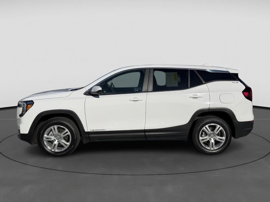 Certified 2024 GMC Terrain SLE image 3