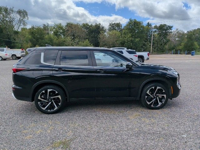 Used 2024 Mitsubishi Outlander SE image 6