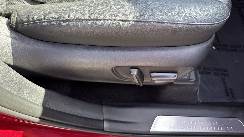 Used 2024 Toyota Grand Highlander FWD image 46