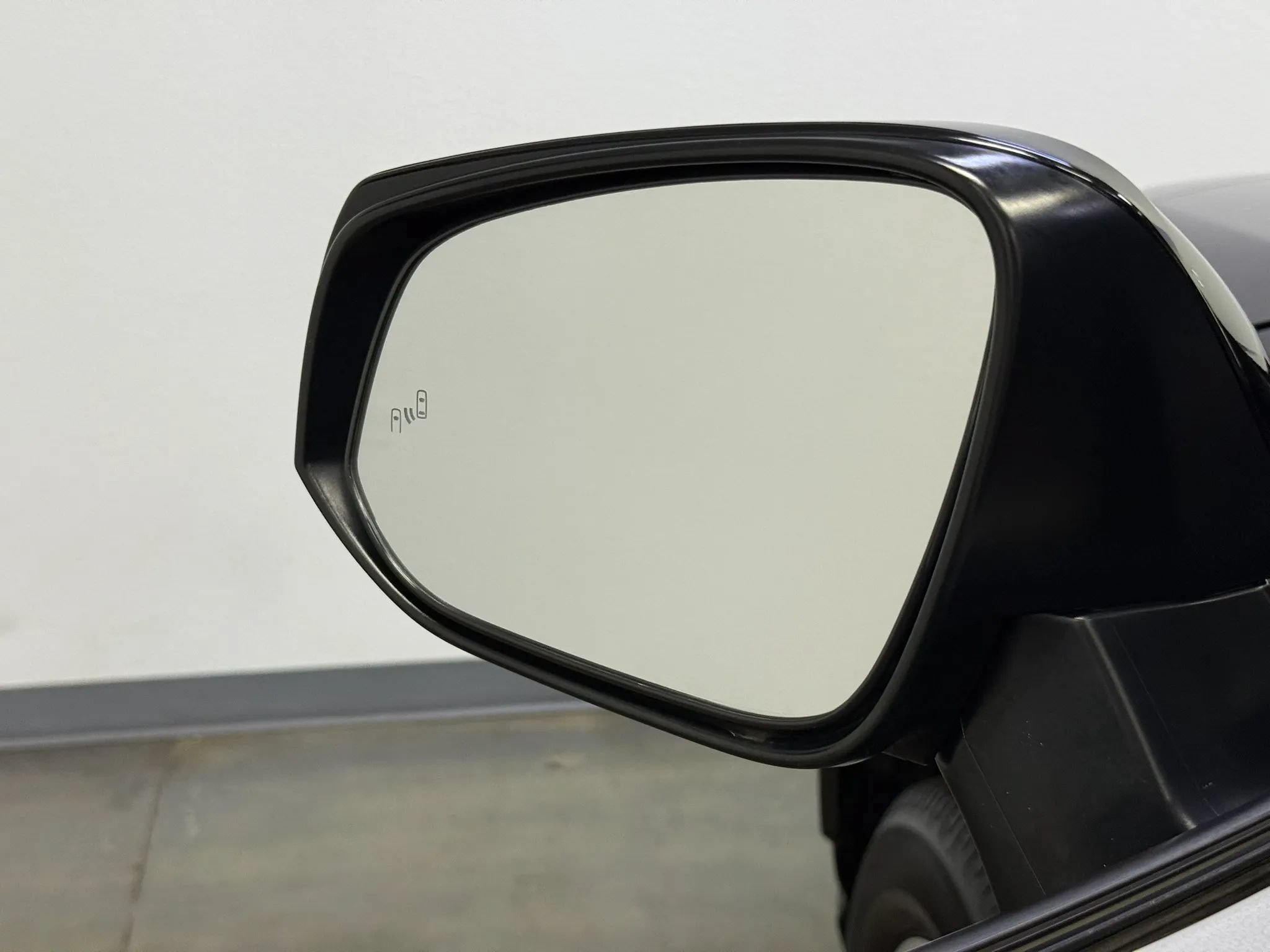 Used 2019 Toyota RAV4 XLE AWD/4WD image 17