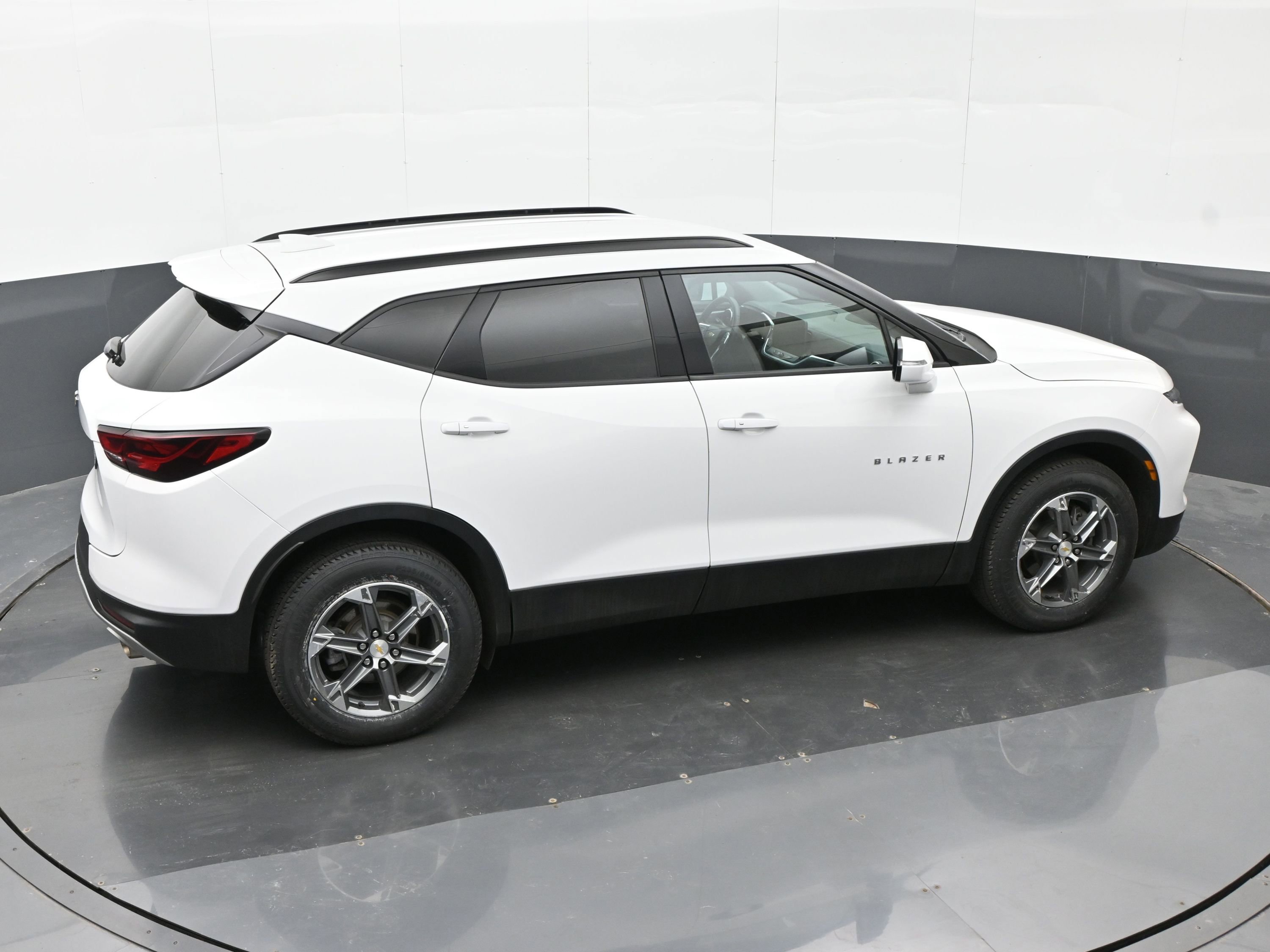 Used 2023 Chevrolet Blazer LT AWD/4WD image 30