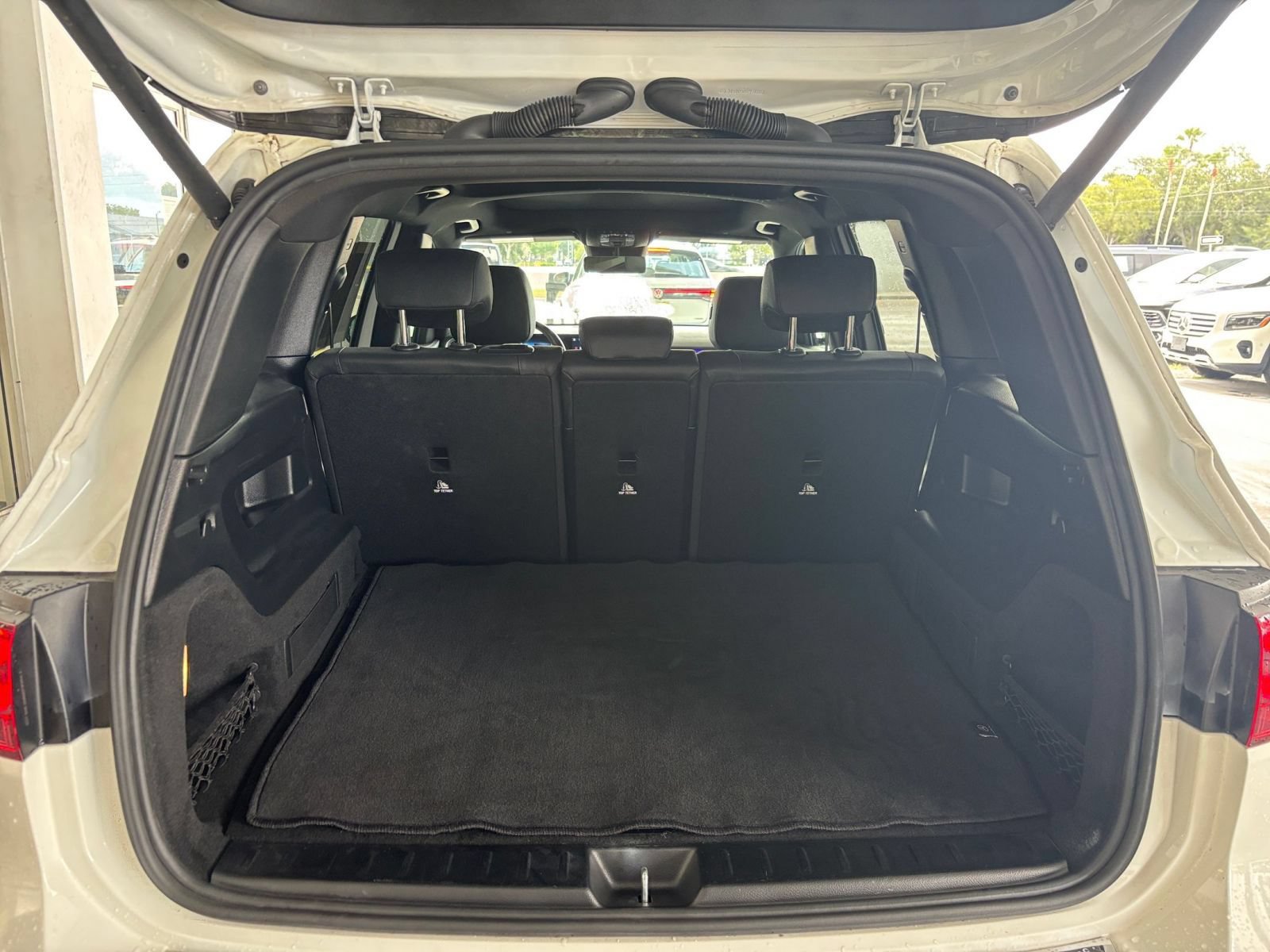 Used 2025 Mercedes-Benz GLB 250 image 34