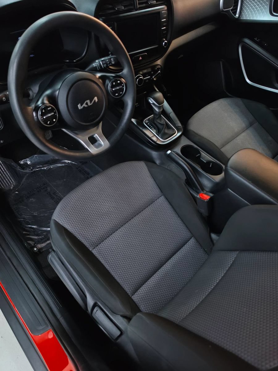 Used 2024 Kia Soul LX w/ LX Technology Package FWD image 19