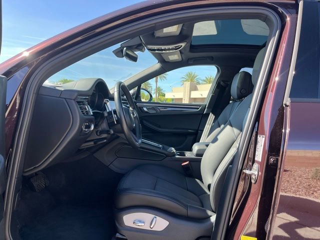 Used 2024 Porsche Macan image 10