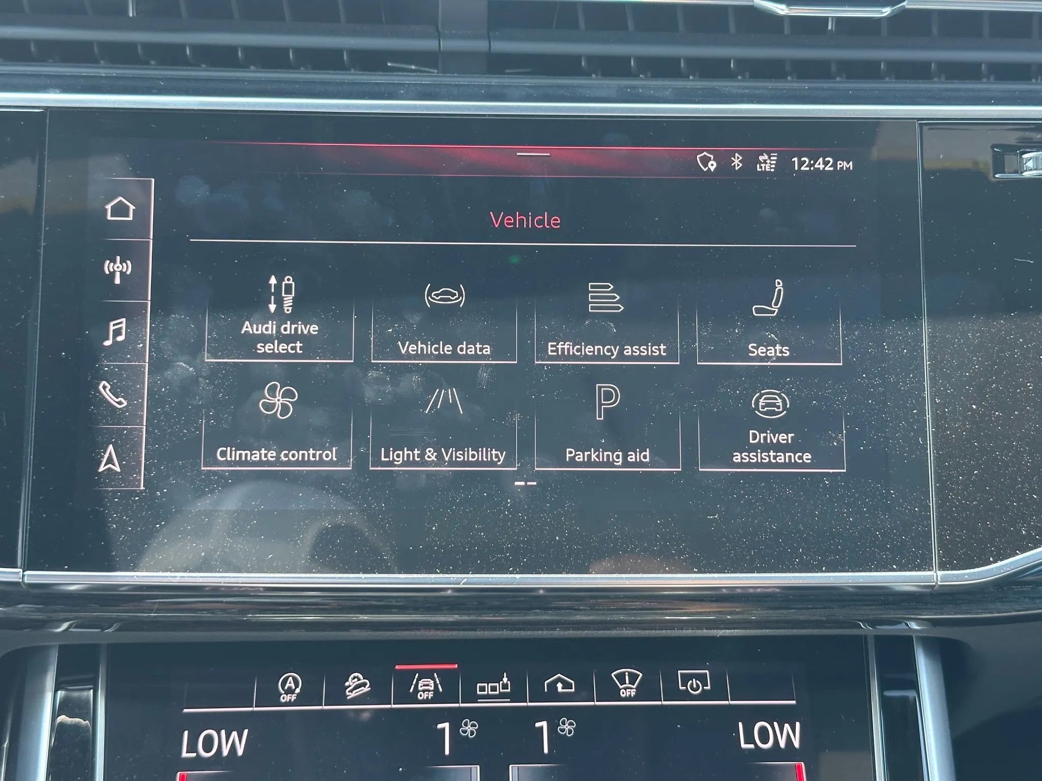 Used 2019 Audi Q8 Prestige w/ Luxury Package AWD/4WD image 29