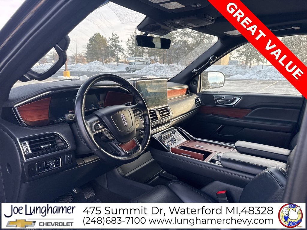 Used 2023 Lincoln Navigator Reserve image 16