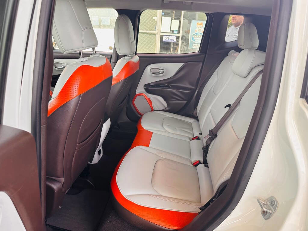 Used 2017 Jeep Renegade Limited image 19